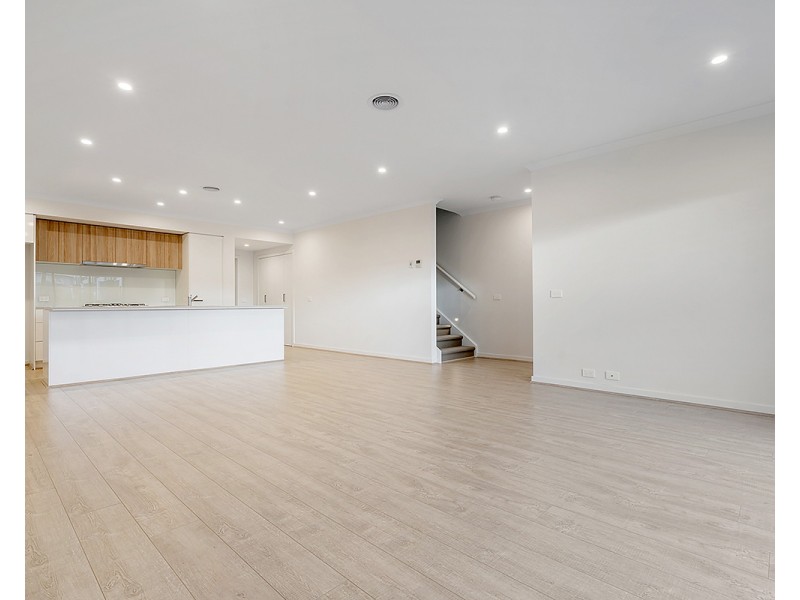 33 Regatta Drive, Craigieburn VIC 3064
