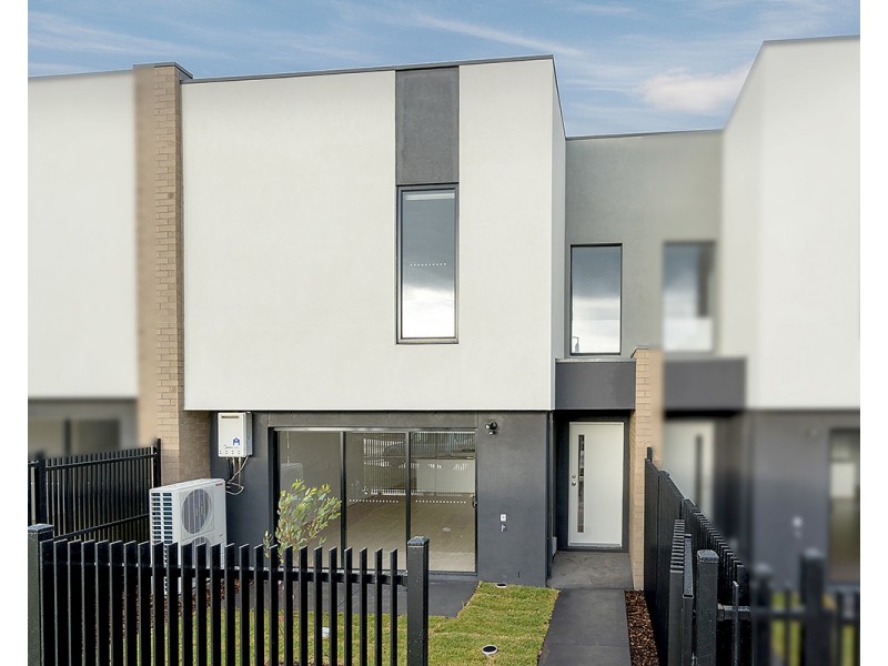 33 Regatta Drive, Craigieburn VIC 3064