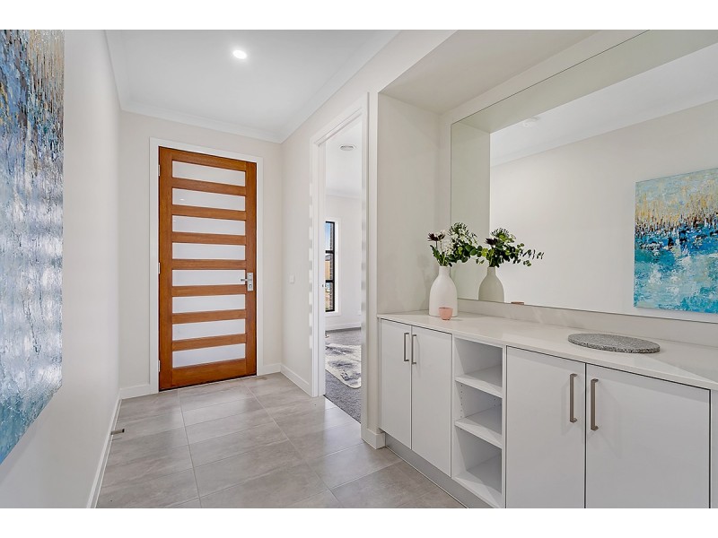 13 Angophora Crescent, Craigieburn VIC 3064