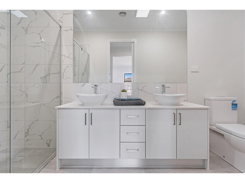 13 Angophora Crescent, Craigieburn VIC 3064