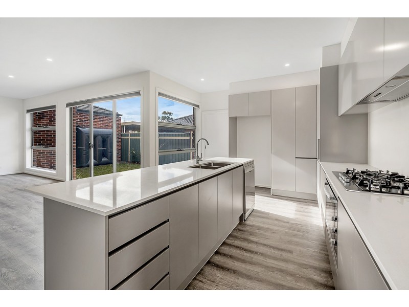 1/13 Parnell Crescent, Gladstone Park VIC 3043