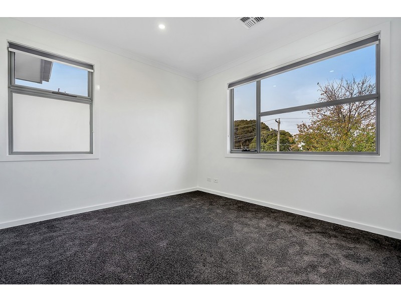1/13 Parnell Crescent, Gladstone Park VIC 3043