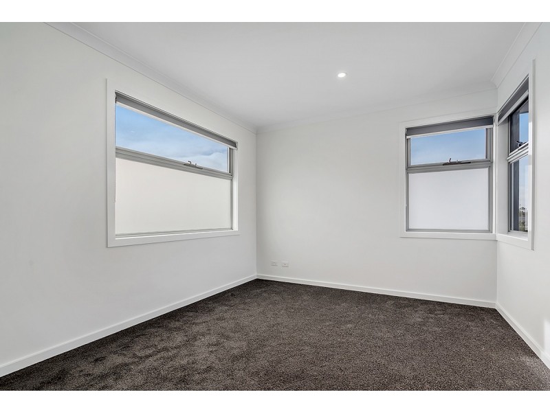 1/13 Parnell Crescent, Gladstone Park VIC 3043