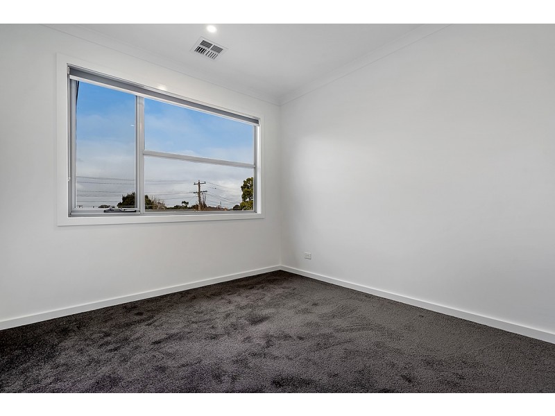 1/13 Parnell Crescent, Gladstone Park VIC 3043