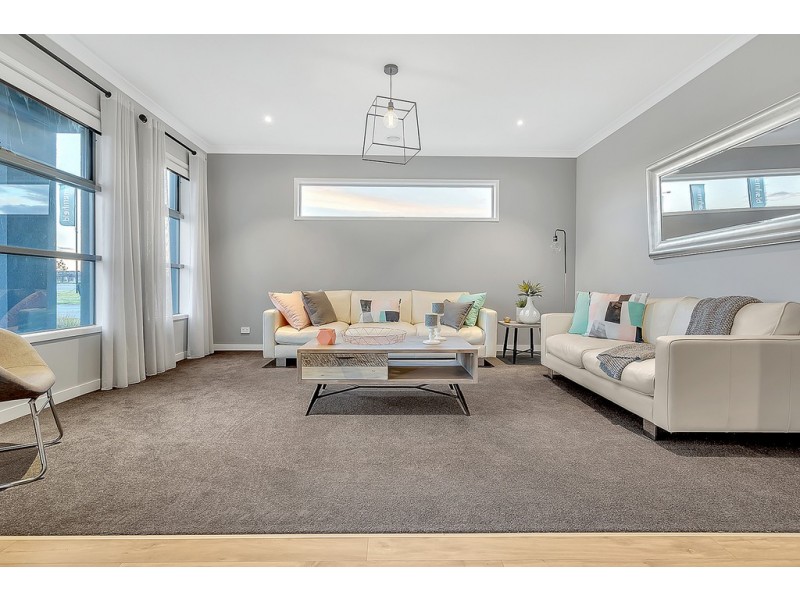 25 Newmarket Parade, Mickleham VIC 3064