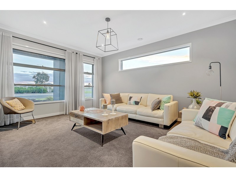 25 Newmarket Parade, Mickleham VIC 3064