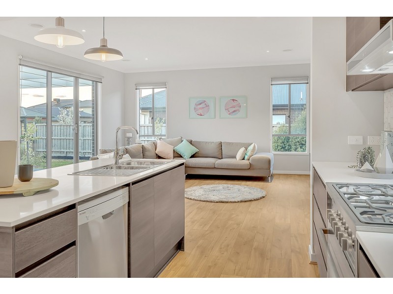 25 Newmarket Parade, Mickleham VIC 3064