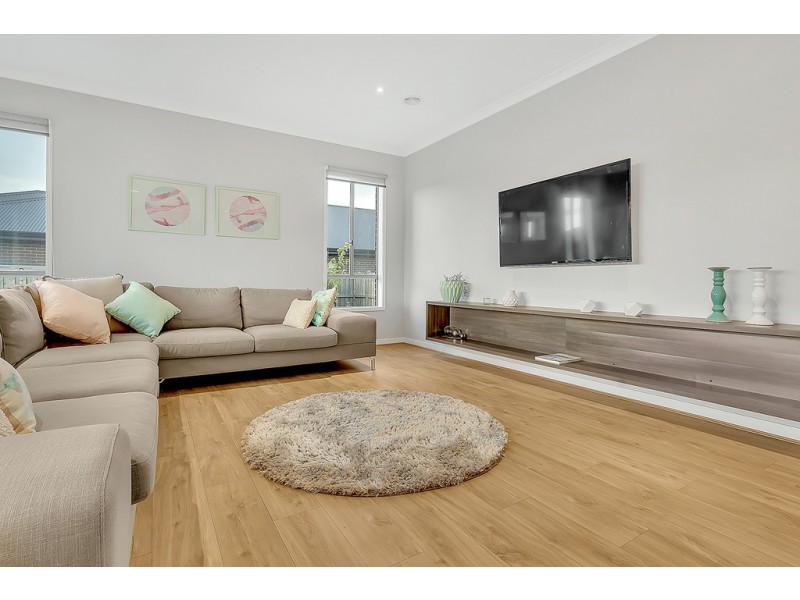 25 Newmarket Parade, Mickleham VIC 3064