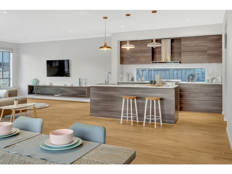 25 Newmarket Parade, Mickleham VIC 3064