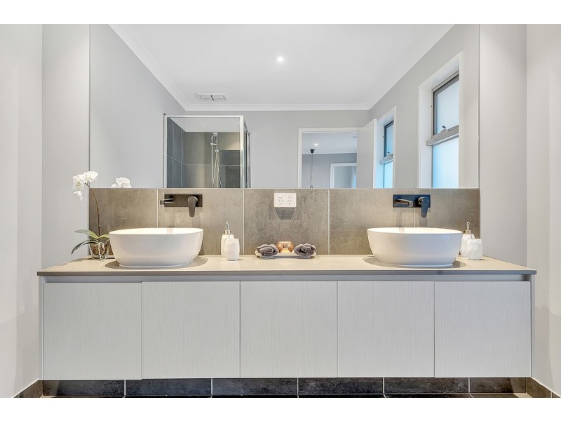 25 Newmarket Parade, Mickleham VIC 3064