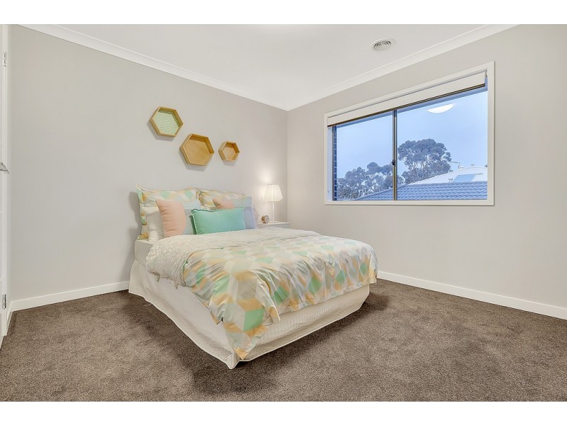 25 Newmarket Parade, Mickleham VIC 3064