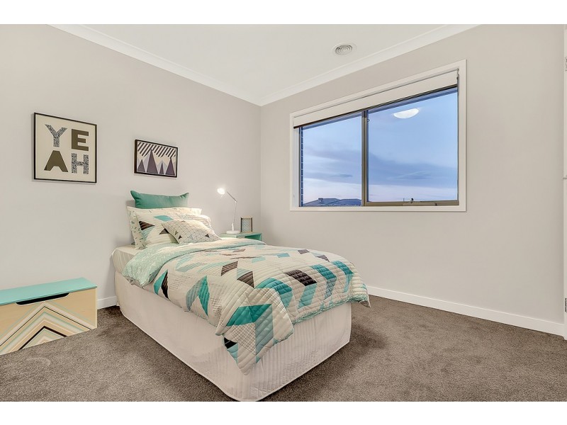 25 Newmarket Parade, Mickleham VIC 3064