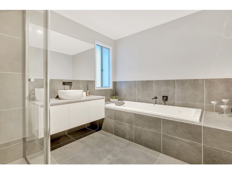 25 Newmarket Parade, Mickleham VIC 3064