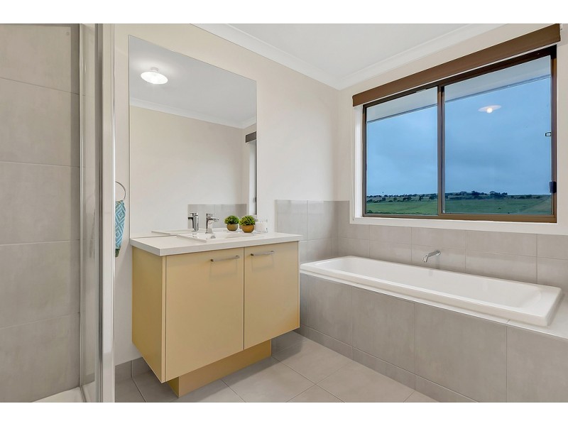 40 Breeze Way, Greenvale VIC 3059