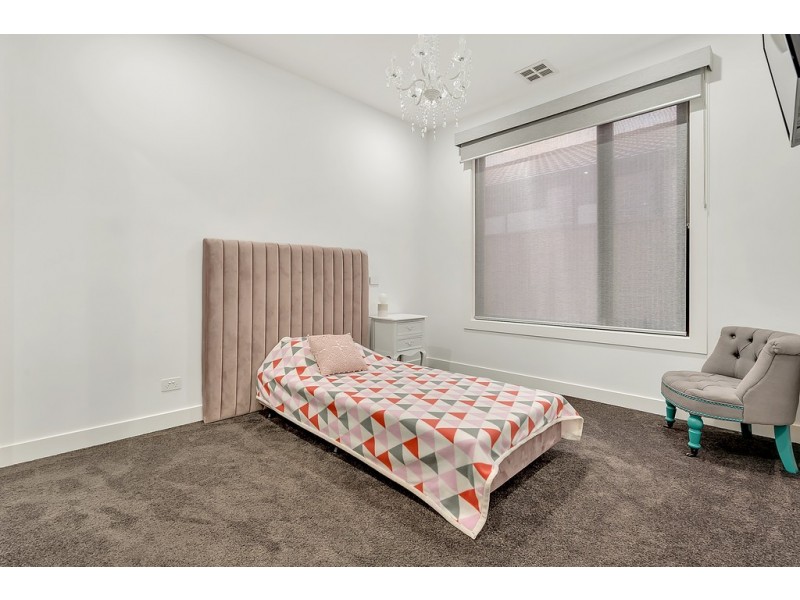 11 Birdsong Avenue, Mickleham VIC 3064