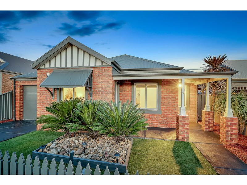 6 Flagstaff Loop, Craigieburn VIC 3064