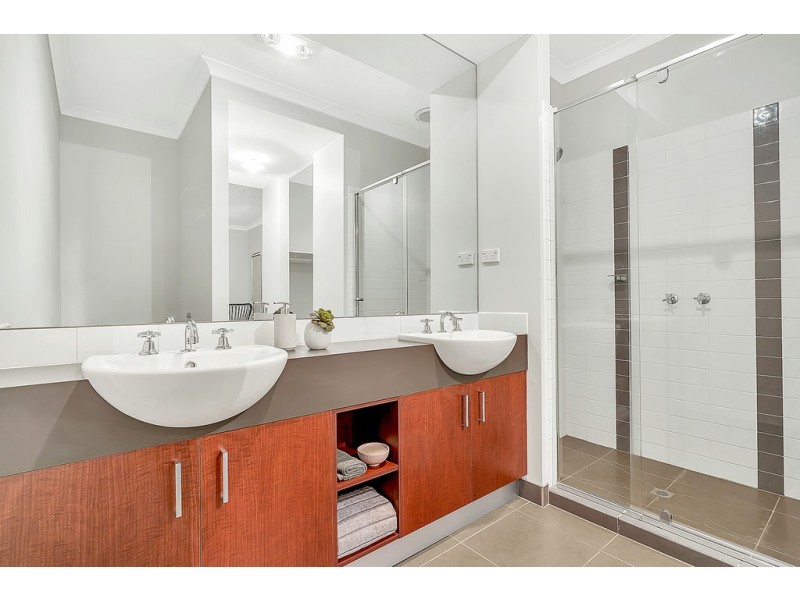 6 Flagstaff Loop, Craigieburn VIC 3064