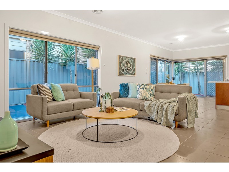 6 Flagstaff Loop, Craigieburn VIC 3064