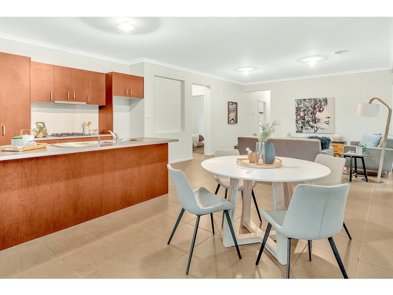 6 Flagstaff Loop, Craigieburn VIC 3064