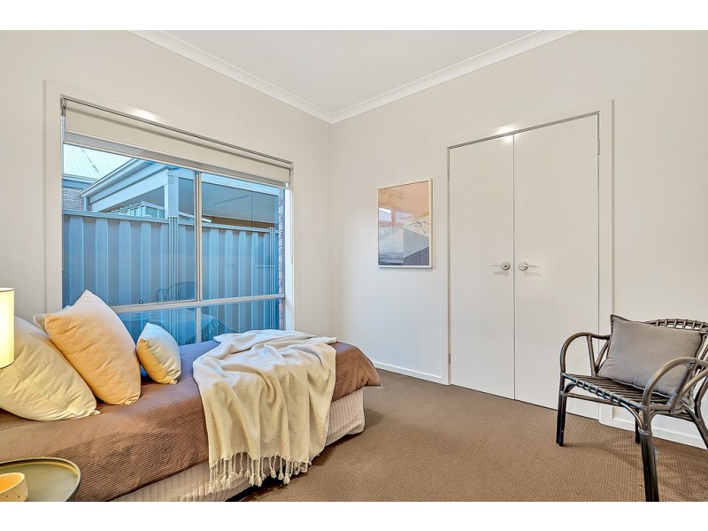 6 Flagstaff Loop, Craigieburn VIC 3064