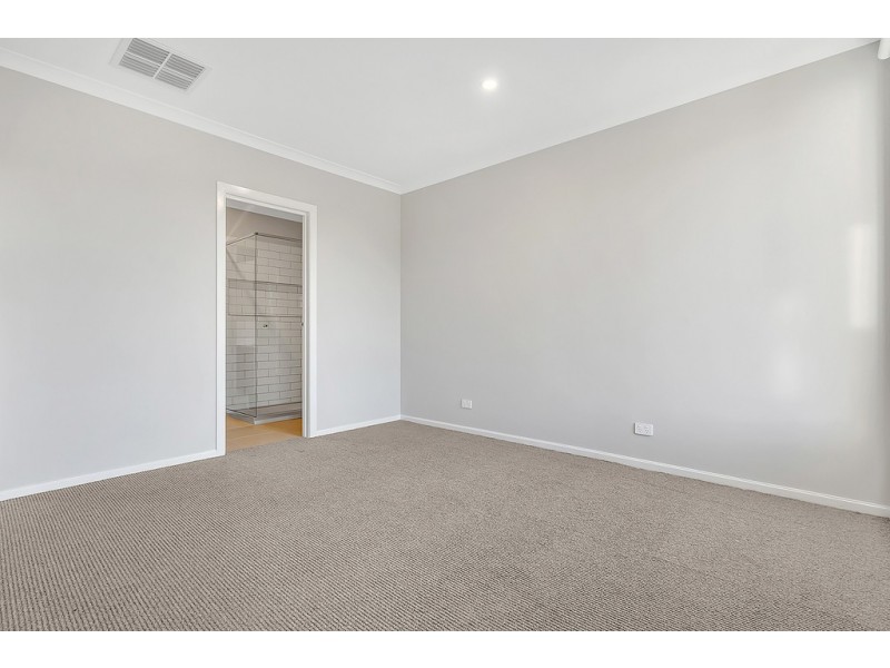 6 Nesting Vista, Craigieburn VIC 3064