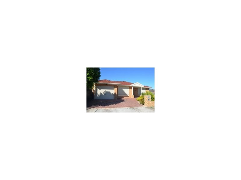 17 Alberton Avenue, Roxburgh Park VIC 3064