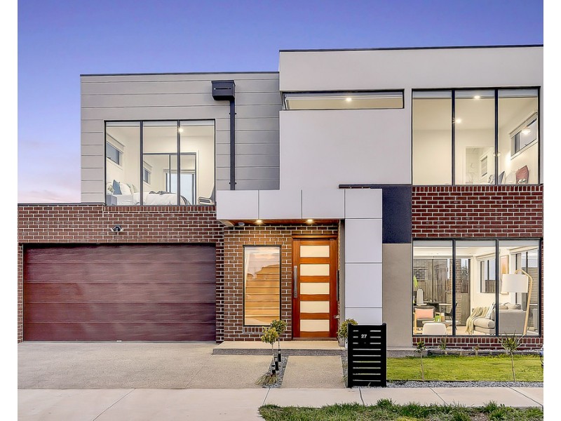 27 Turion Drive, Mickleham VIC 3064