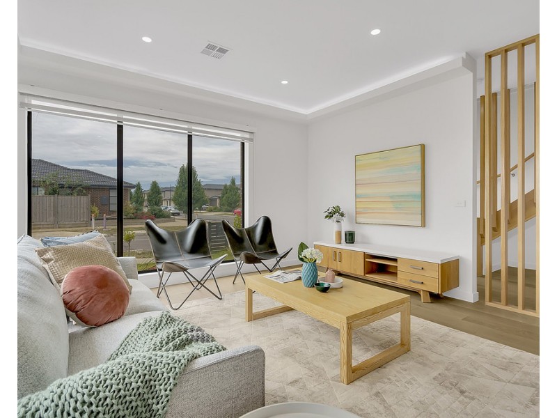 27 Turion Drive, Mickleham VIC 3064