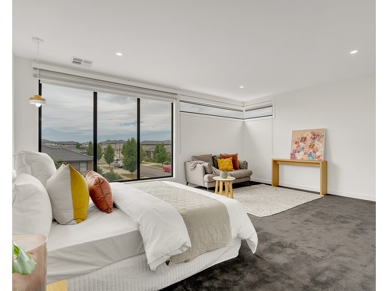 27 Turion Drive, Mickleham VIC 3064