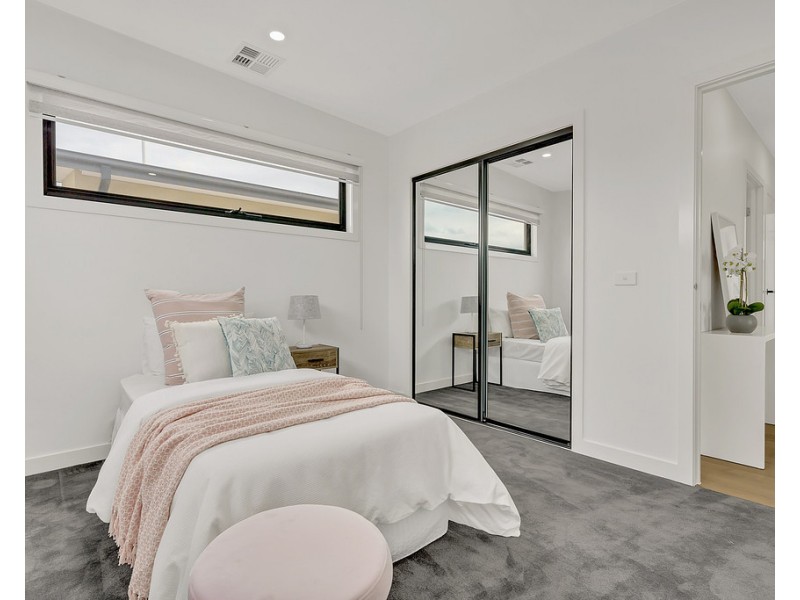27 Turion Drive, Mickleham VIC 3064