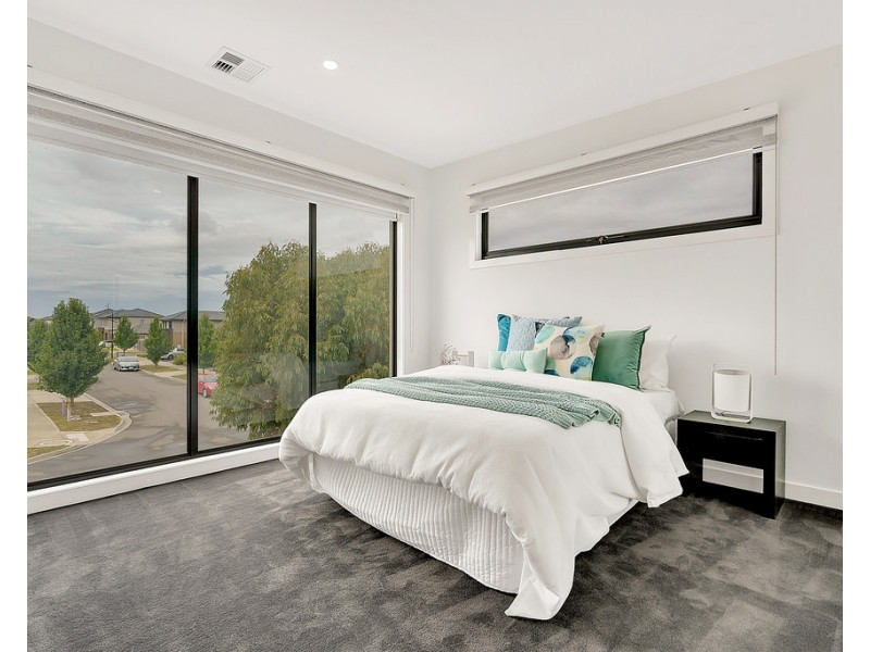 27 Turion Drive, Mickleham VIC 3064