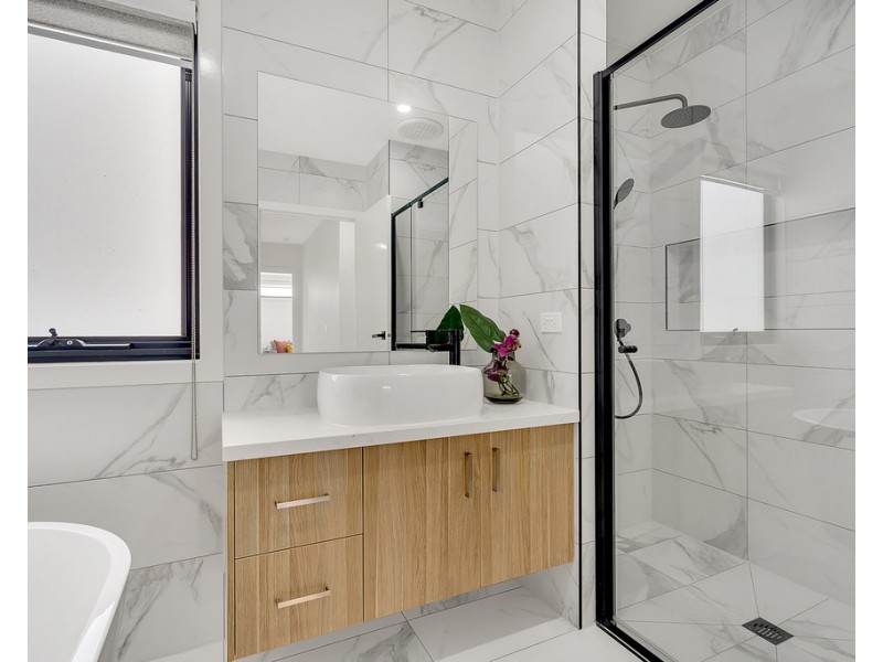 27 Turion Drive, Mickleham VIC 3064