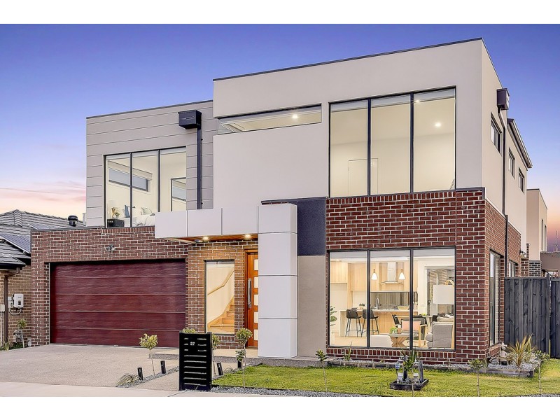 27 Turion Drive, Mickleham VIC 3064