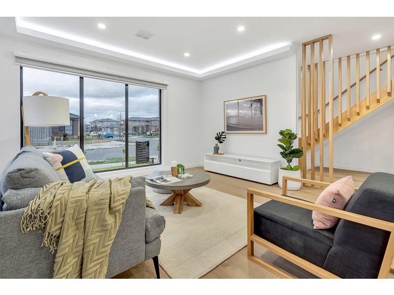 27 Turion Drive, Mickleham VIC 3064
