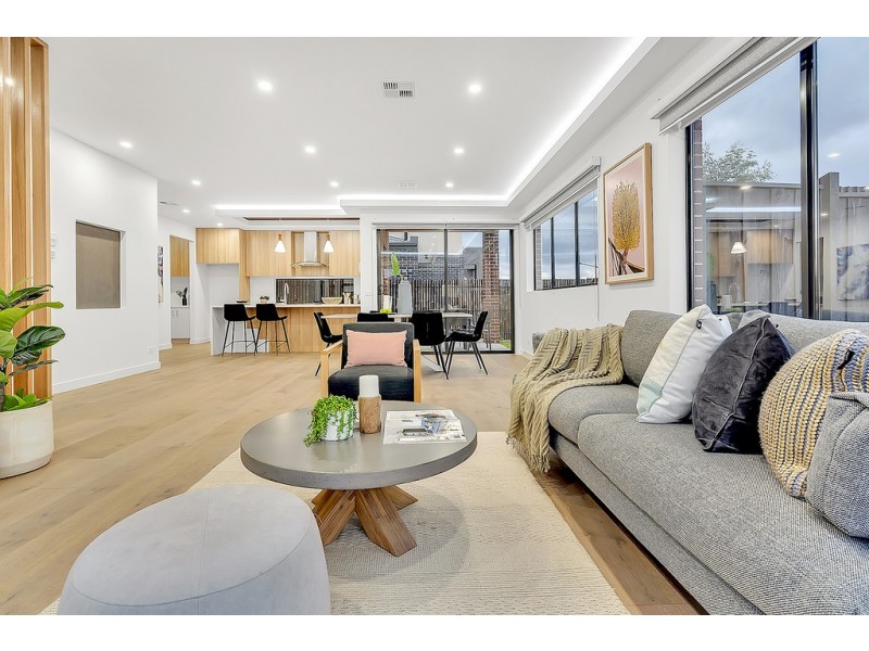 27 Turion Drive, Mickleham VIC 3064