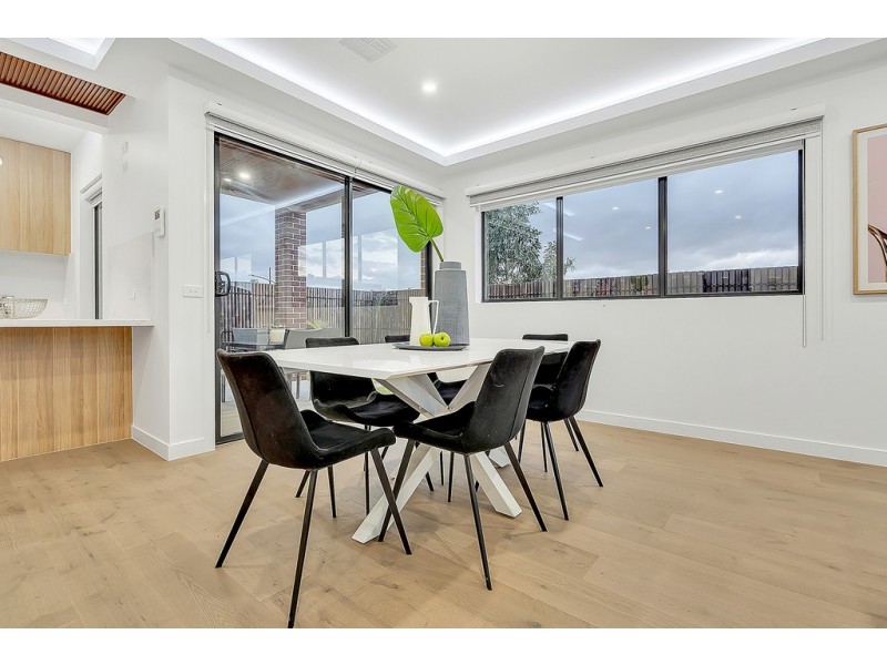 27 Turion Drive, Mickleham VIC 3064