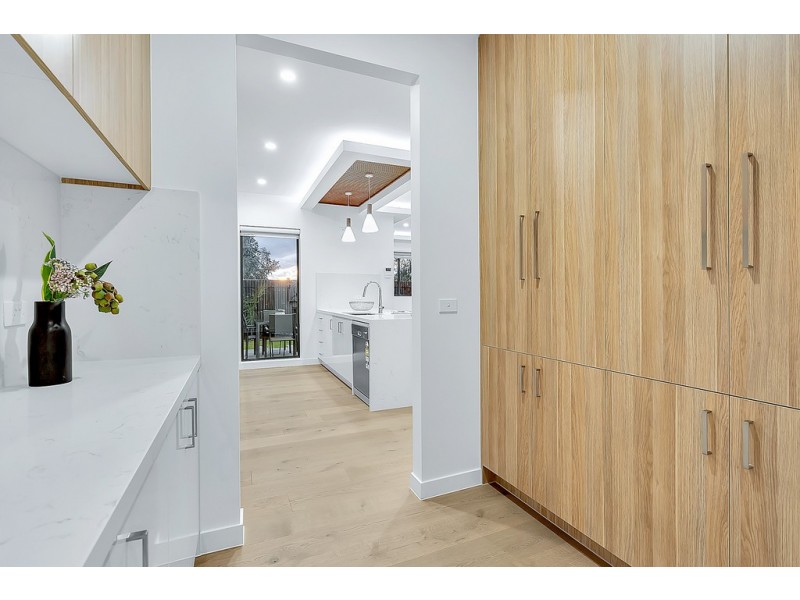 27 Turion Drive, Mickleham VIC 3064