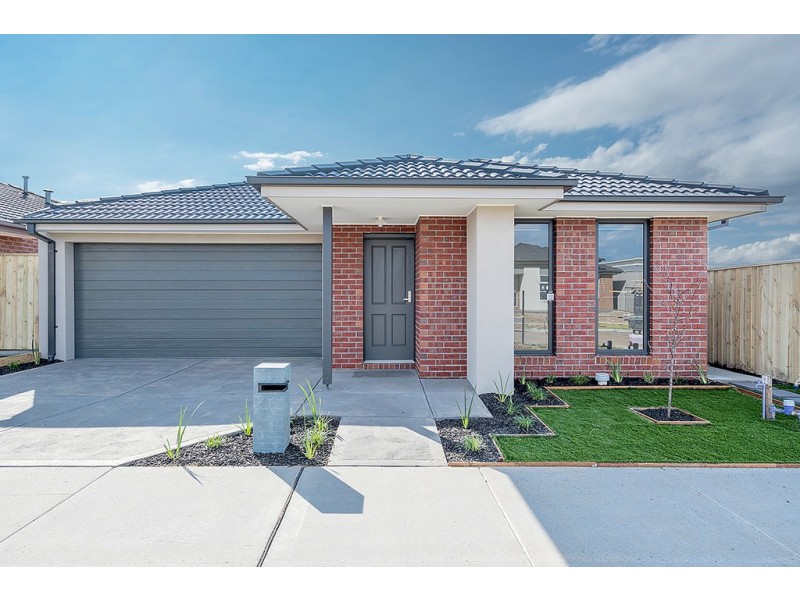 5 Roseneath Way, Mickleham VIC 3064