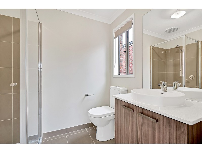 3 Roseneath Way, Mickleham VIC 3064