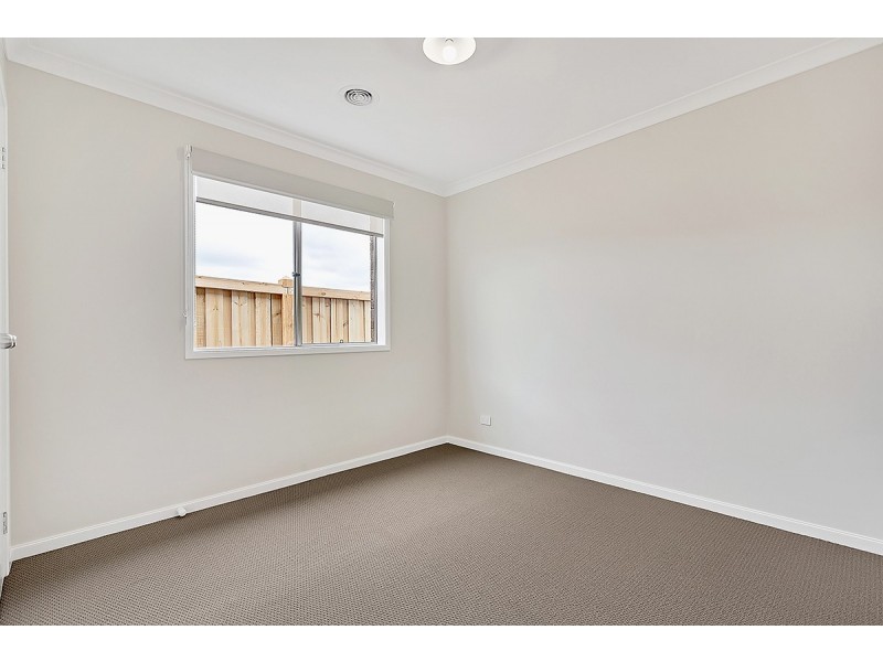 3 Roseneath Way, Mickleham VIC 3064