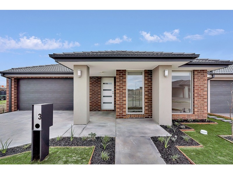 3 Roseneath Way, Mickleham VIC 3064