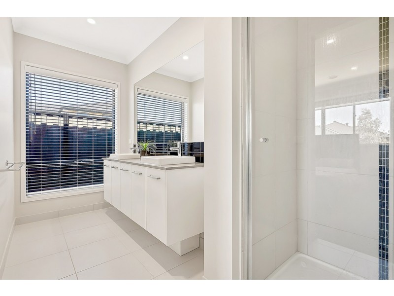 9 Geyser Street, Craigieburn VIC 3064