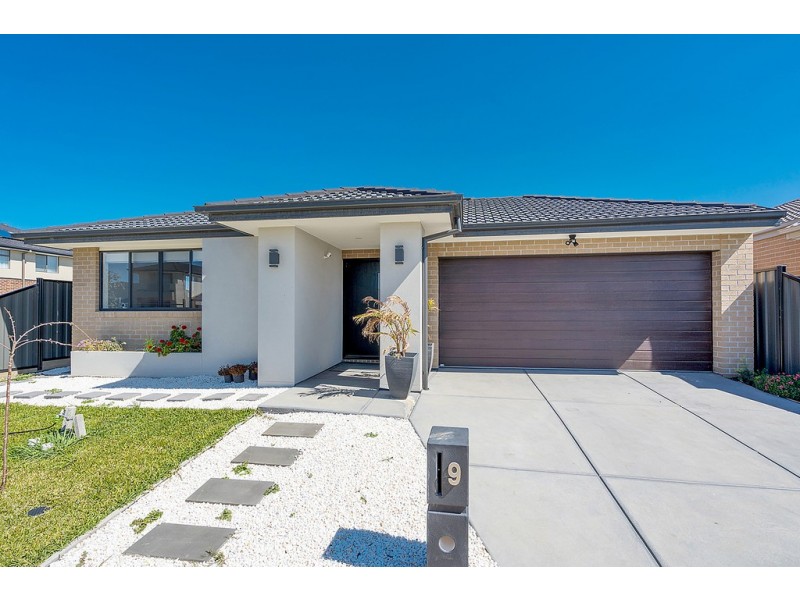 9 Geyser Street, Craigieburn VIC 3064