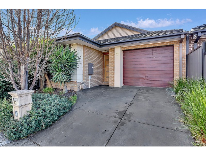 17 Kirkstead Grove, Craigieburn VIC 3064