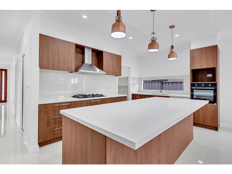 41 Liewah Circuit, Craigieburn VIC 3064