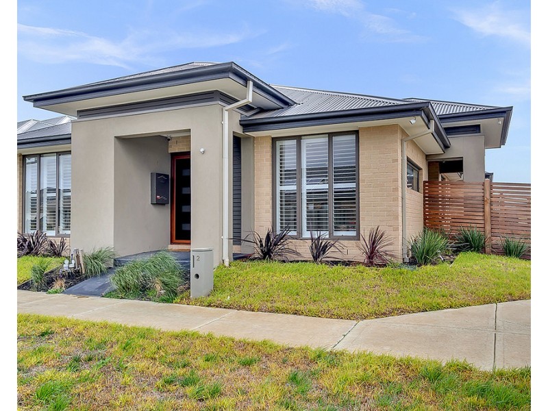 2 Angove Street, Craigieburn VIC 3064