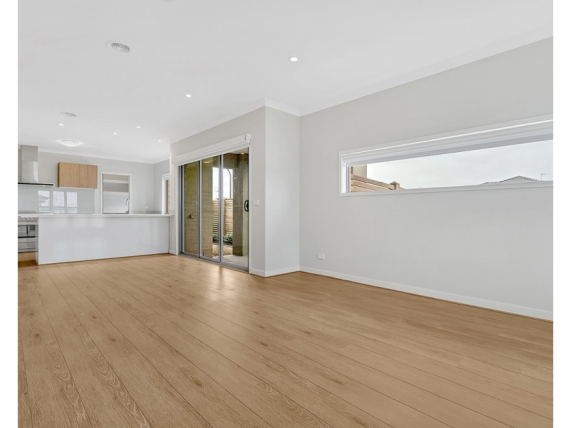2 Angove Street, Craigieburn VIC 3064