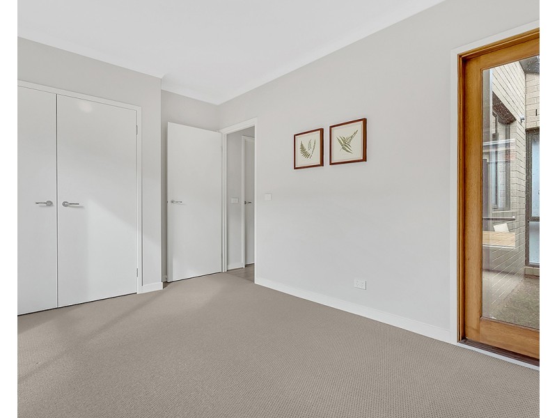 2 Angove Street, Craigieburn VIC 3064