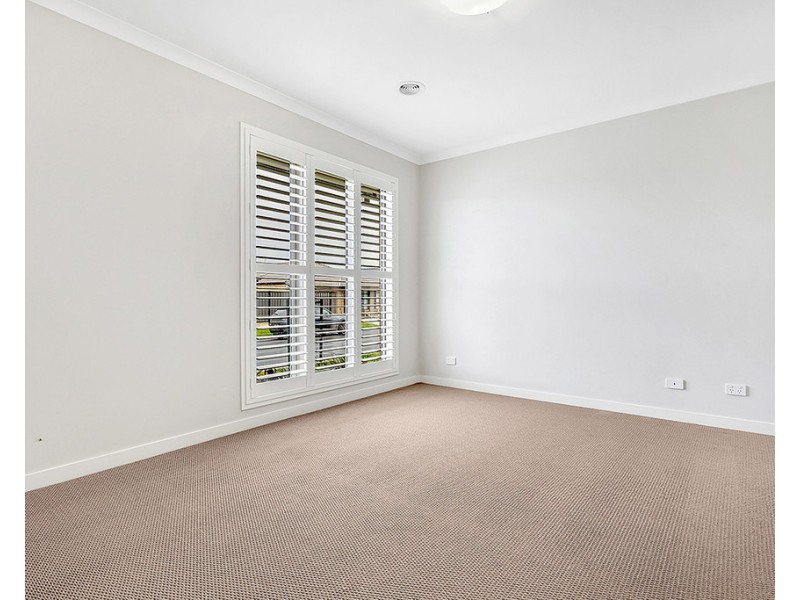 2 Angove Street, Craigieburn VIC 3064