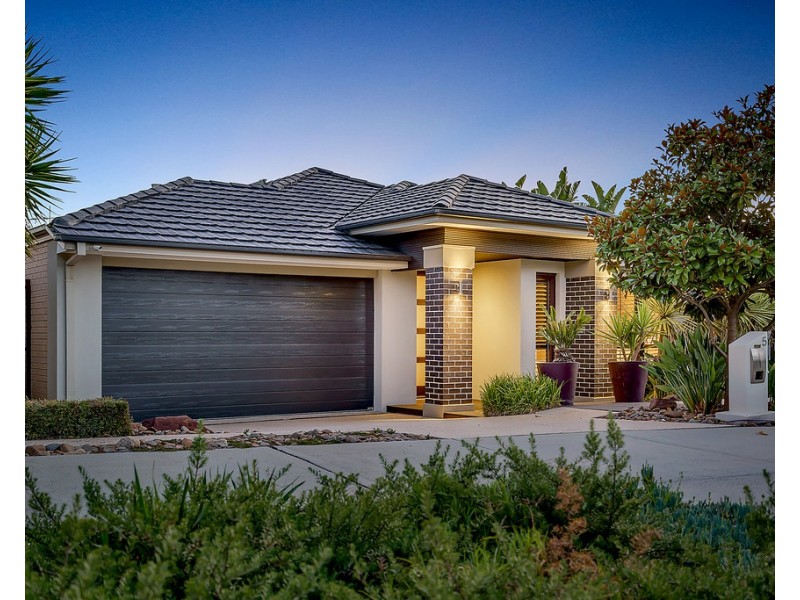 5 Bridgehaven Drive, Craigieburn VIC 3064